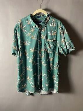 Chubbies Friday Mens Medium Tropical Button Down Shirt